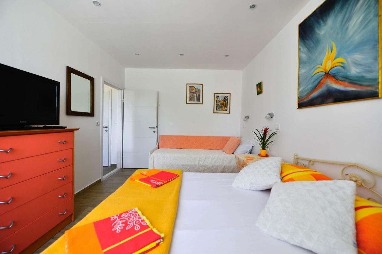 Apartments Bulovic In The Very Center Of Split Exterior photo