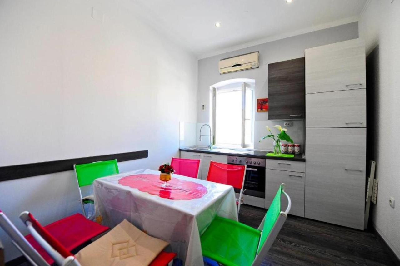 Apartments Bulovic In The Very Center Of Split Exterior photo