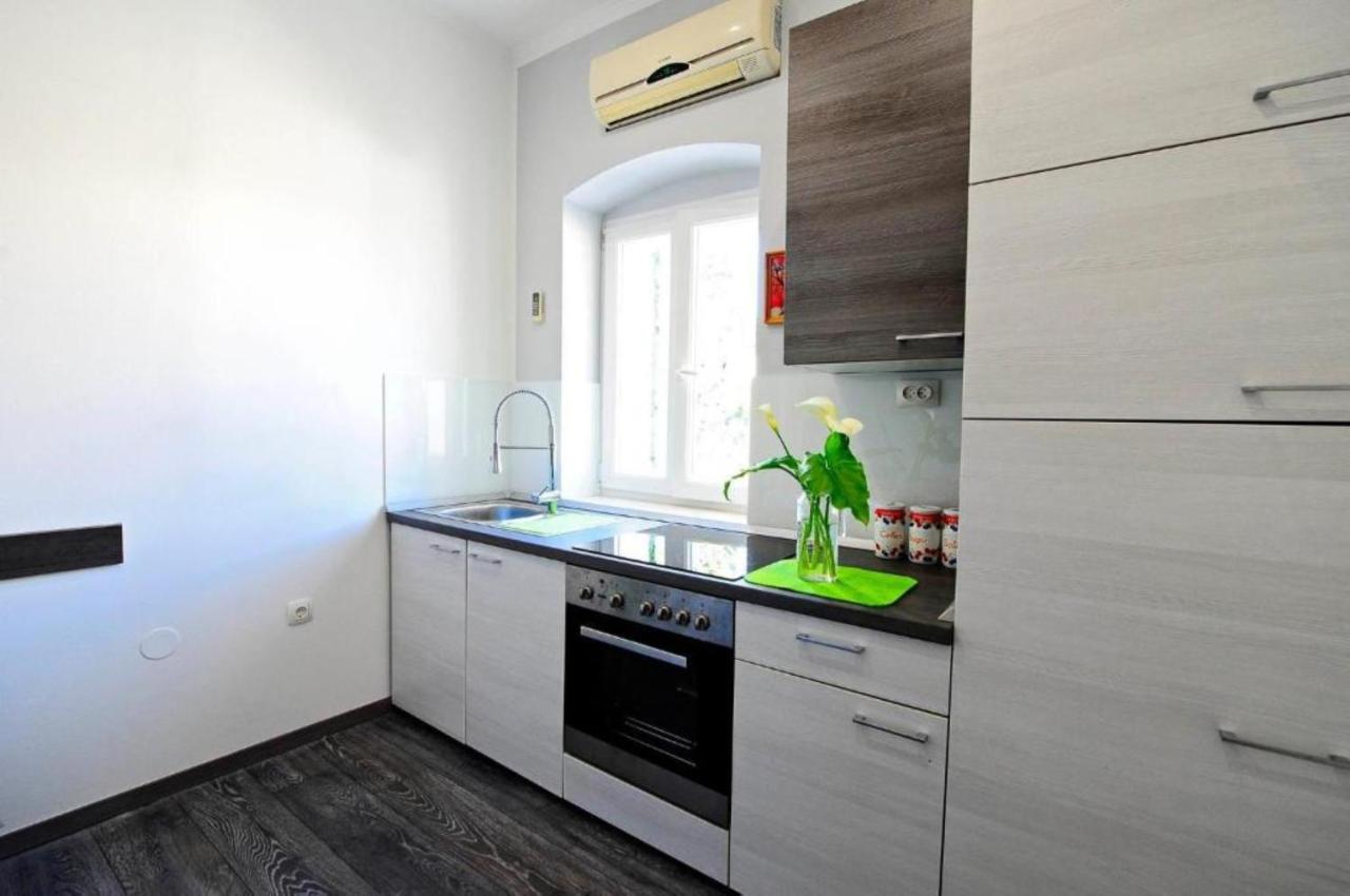 Apartments Bulovic In The Very Center Of Split Exterior photo
