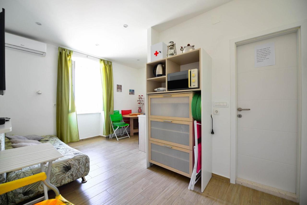 Apartments Bulovic In The Very Center Of Split Exterior photo